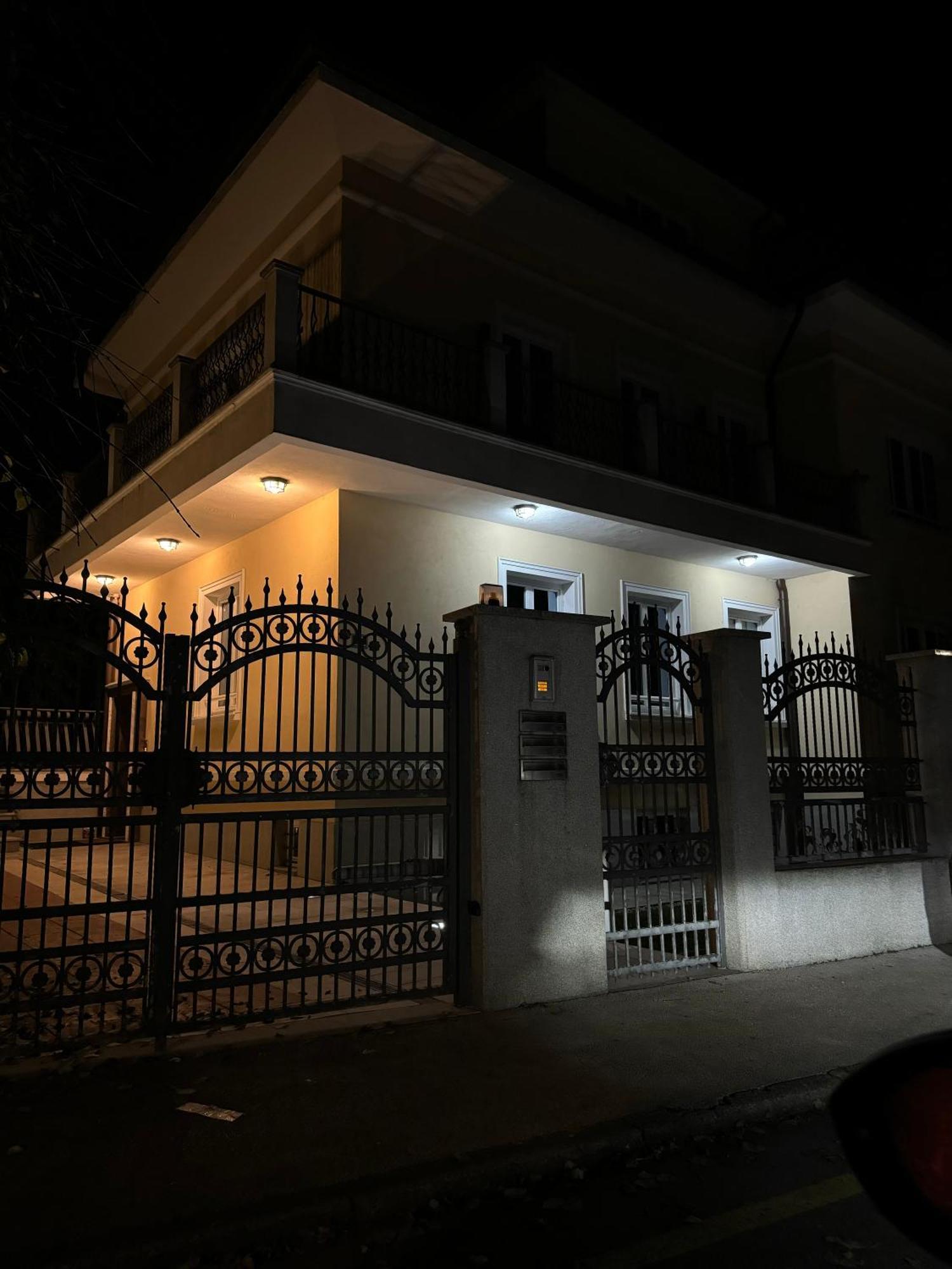Vila Majda Elegant Apartments With Prime Location And Parking Любляна Екстериор снимка